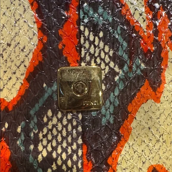 FENDI VINTAGE BAGUETTE ❤️🧡🖤💚 - Picture 11 of 17